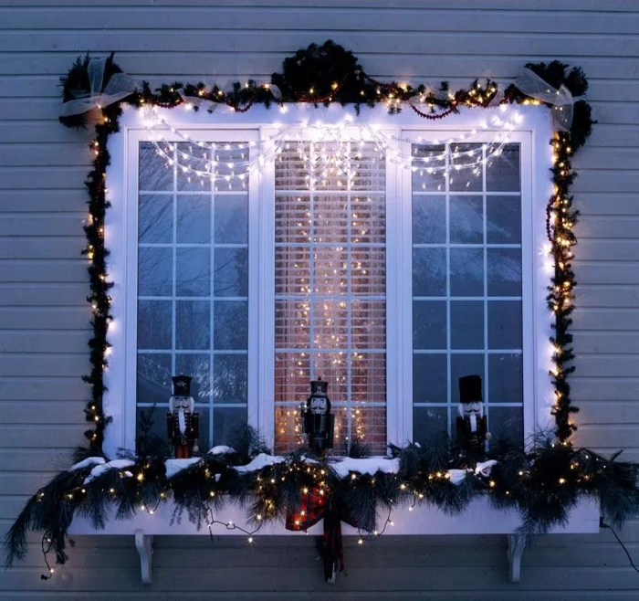 How to decorate outside bay window for christmas